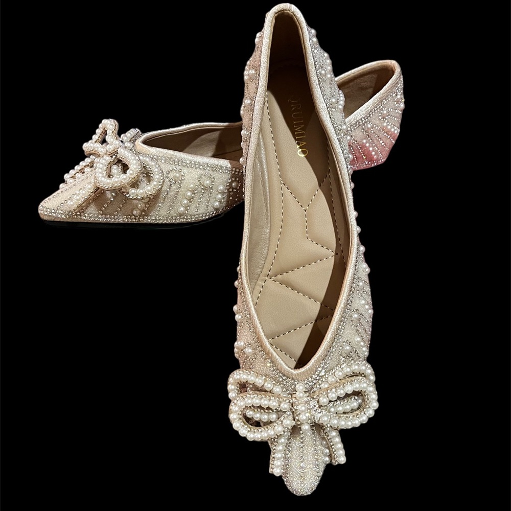 New Diamond and pearl ballet flats! New with Box